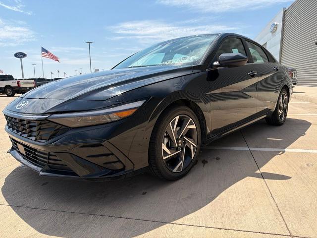 2025 Hyundai Elantra - $19,904