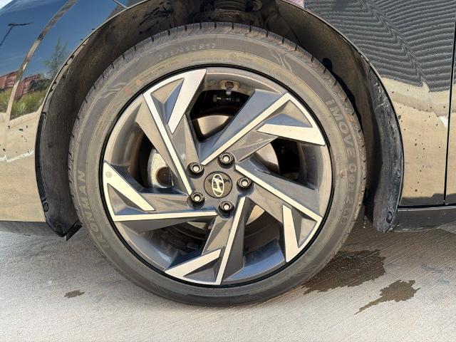 2025 Hyundai Elantra - $19,904