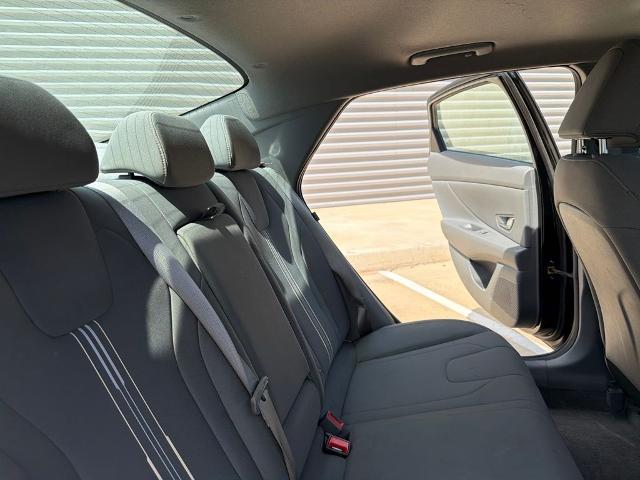 2025 Hyundai Elantra - $19,904