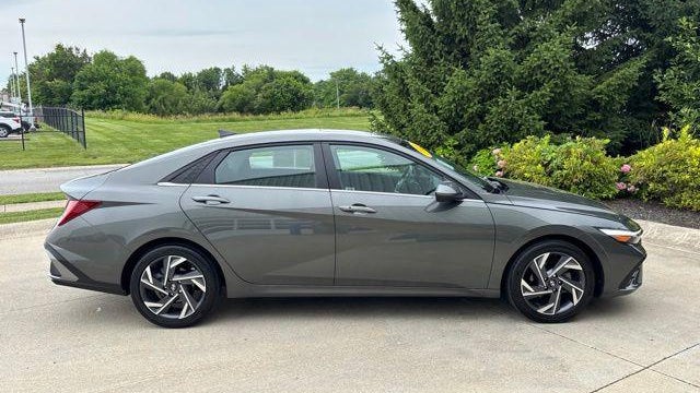 2025 Hyundai ELANTRA SEL Convenience