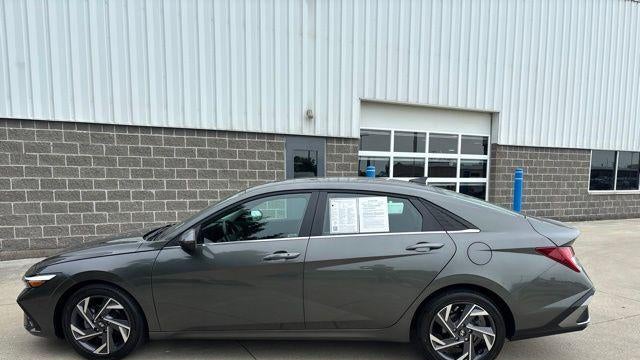 2025 Hyundai ELANTRA SEL Convenience