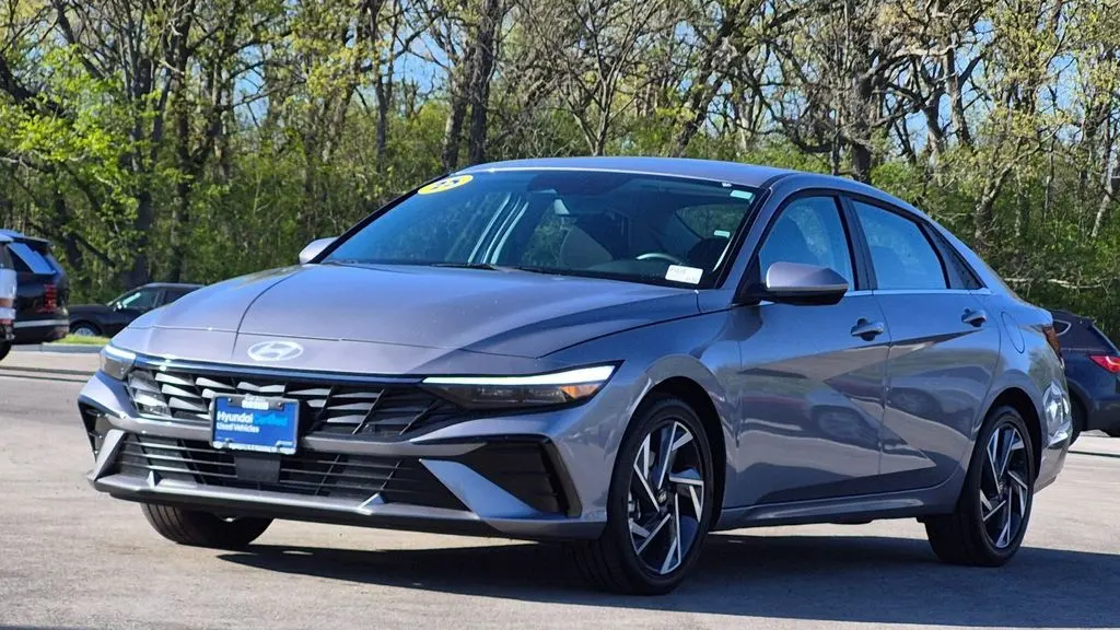 2025 Hyundai ELANTRA SEL Convenience