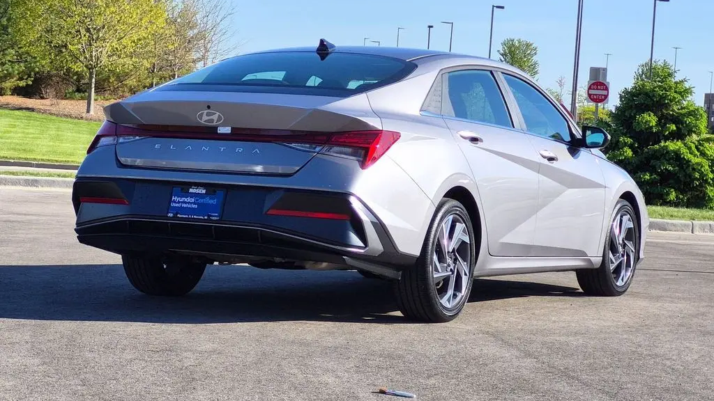 2025 Hyundai ELANTRA SEL Convenience