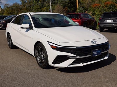 2024 Hyundai Elantra SEL 4DR Sedan
