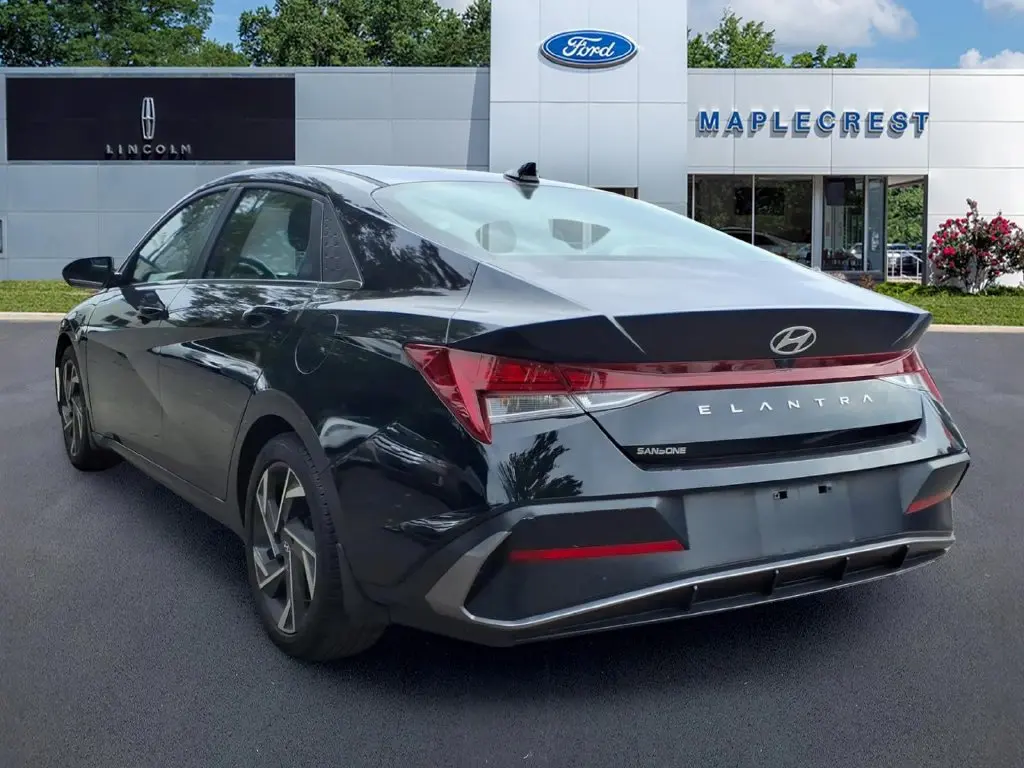 2024 Hyundai Elantra - $19,497