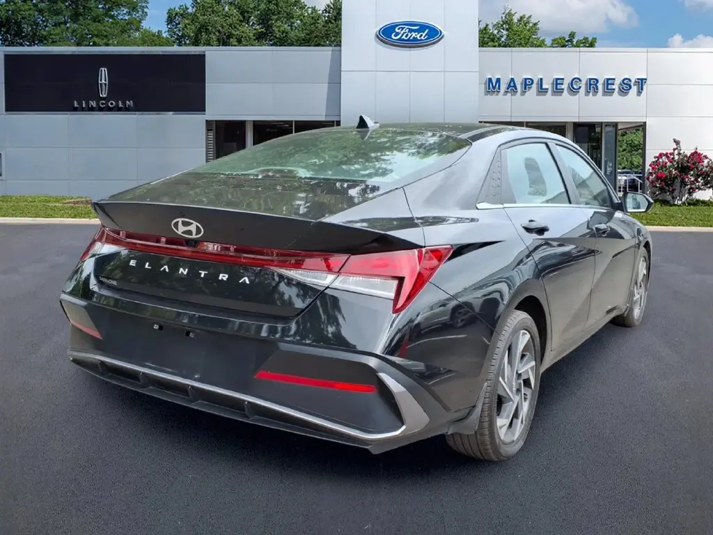 2024 Hyundai Elantra - $19,497