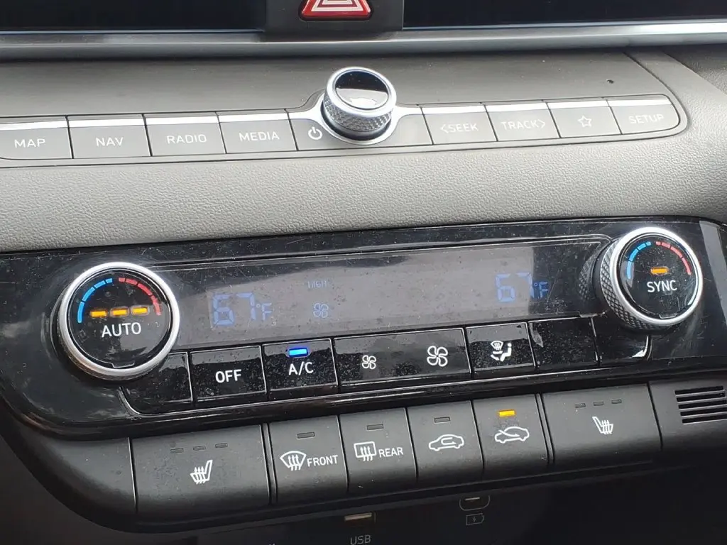 2024 Hyundai Elantra - $19,497