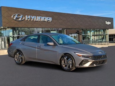 2025 Hyundai Elantra SEL Convenience 4DR Sedan