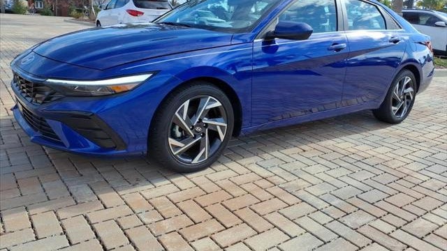 2025 Hyundai ELANTRA SEL Convenience