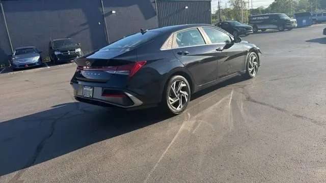 2025 Hyundai ELANTRA SEL Convenience