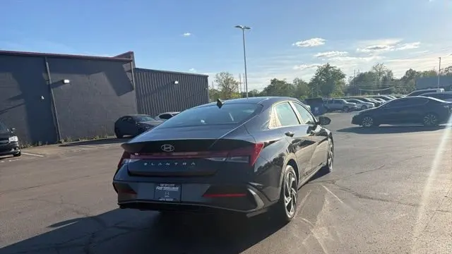 2025 Hyundai ELANTRA SEL Convenience