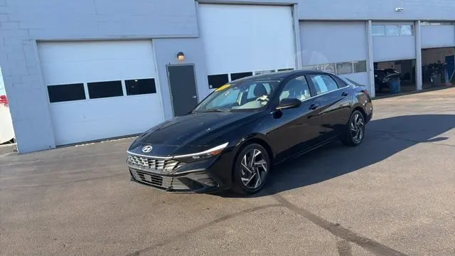 2025 Hyundai ELANTRA SEL Convenience