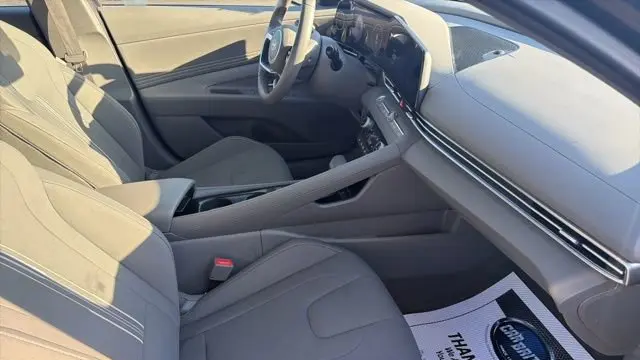 2025 Hyundai ELANTRA SEL Convenience