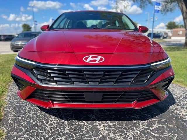 2025 Hyundai Elantra - $20,295