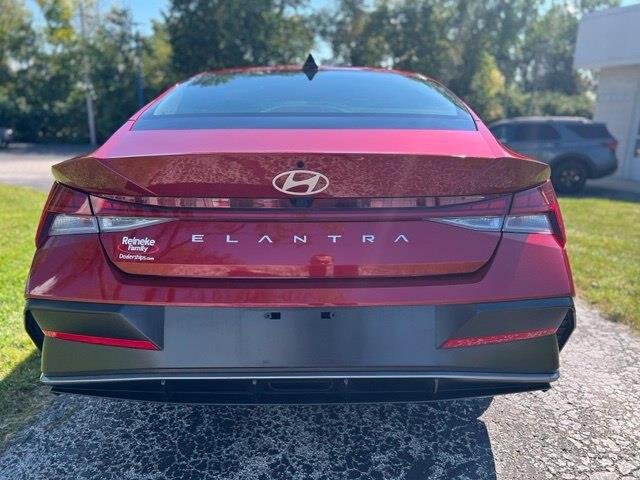 2025 Hyundai Elantra - $20,295