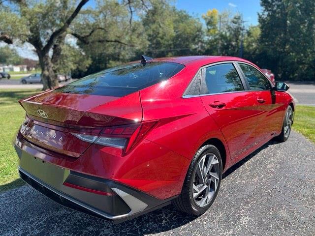 2025 Hyundai Elantra - $20,295