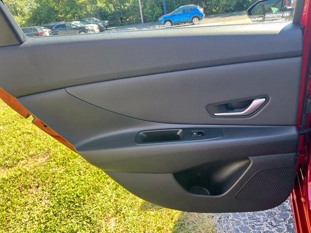 2025 Hyundai Elantra - $20,295