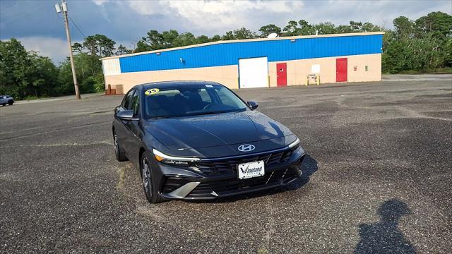 2025 Hyundai Elantra - $24,491