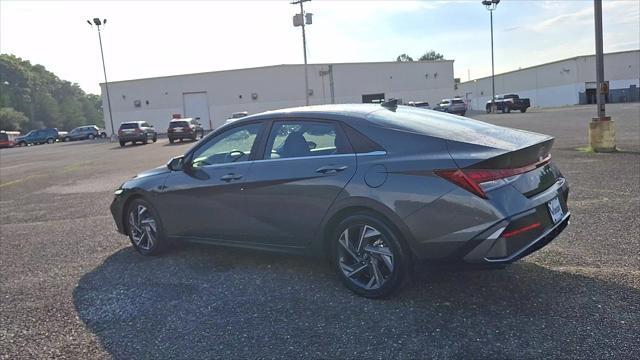 2025 Hyundai Elantra - $24,491