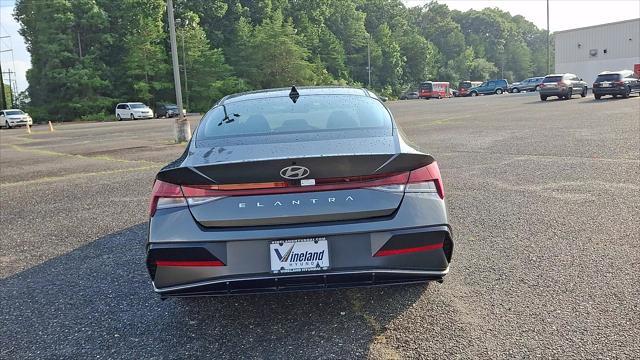 2025 Hyundai Elantra - $24,491