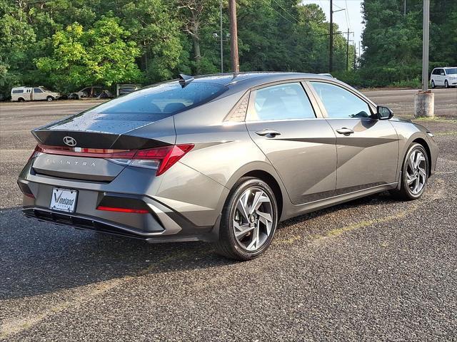 2025 Hyundai Elantra - $24,491
