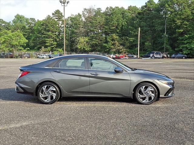 2025 Hyundai Elantra - $24,491