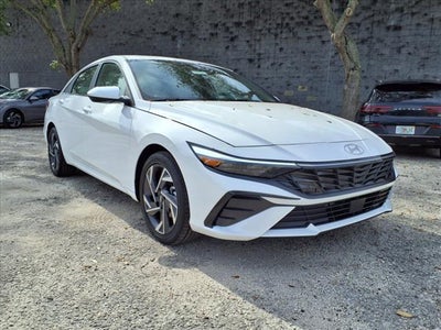 Photo of a 2025 Hyundai Elantra SEL Convenience 4DR Sedan for sale