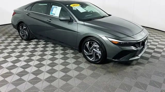 Preowned 2025 Hyundai ELANTRA SEL Convenience for Sale