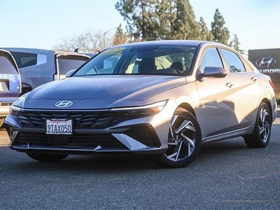 2025 Hyundai Elantra SEL Convenience 4DR Sedan