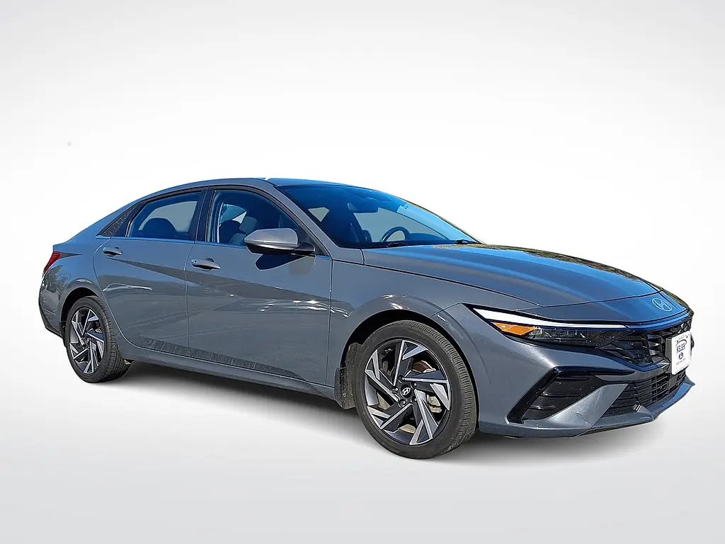 2025 Hyundai Elantra - $20,995
