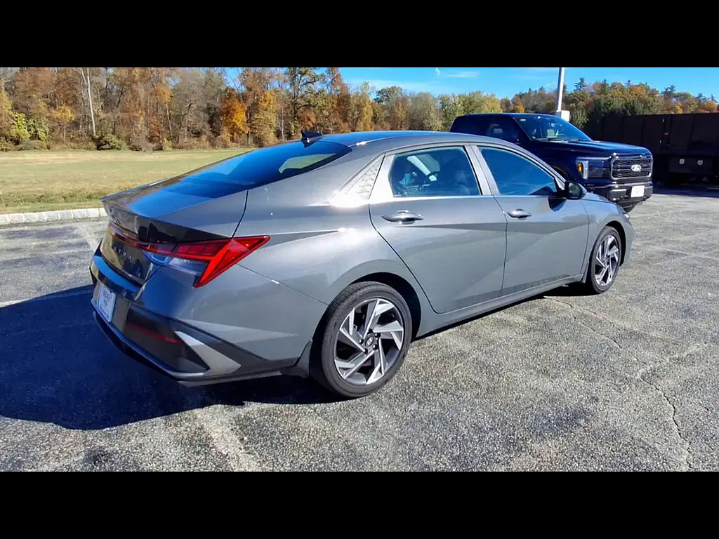 2025 Hyundai Elantra - $20,995