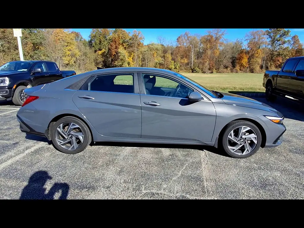 2025 Hyundai Elantra - $20,995