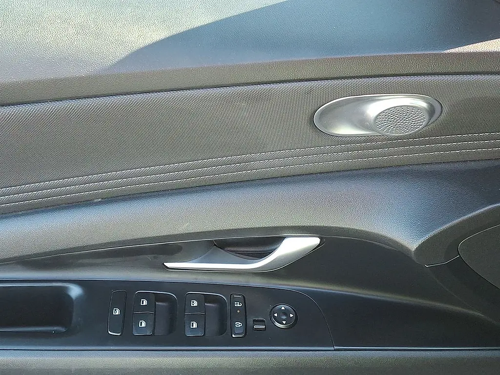 2025 Hyundai Elantra - $20,995
