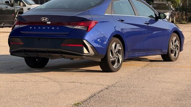2025 Hyundai ELANTRA SEL Convenience