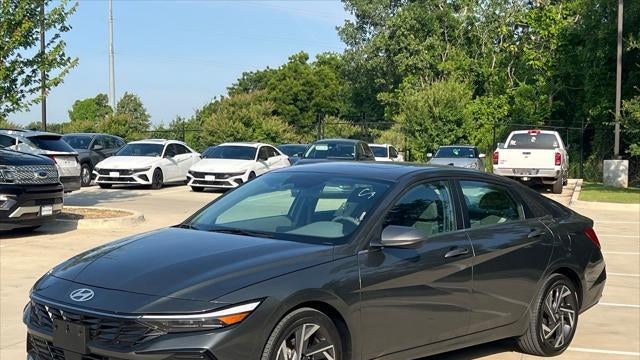 2025 Hyundai ELANTRA SEL Convenience