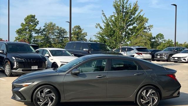 2025 Hyundai ELANTRA SEL Convenience