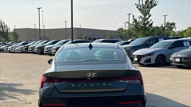 2025 Hyundai ELANTRA SEL Convenience