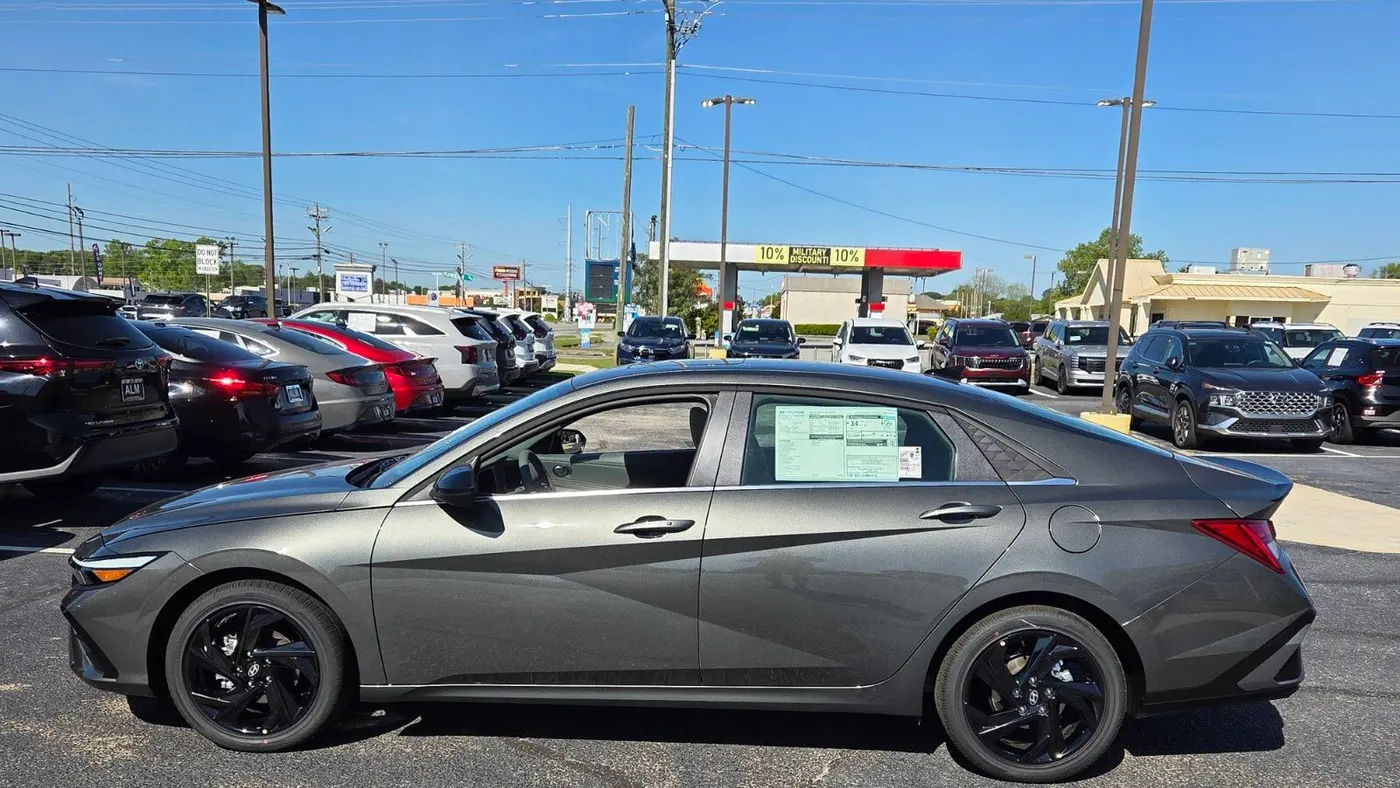 2026 Hyundai ELANTRA SEL Sport Premium