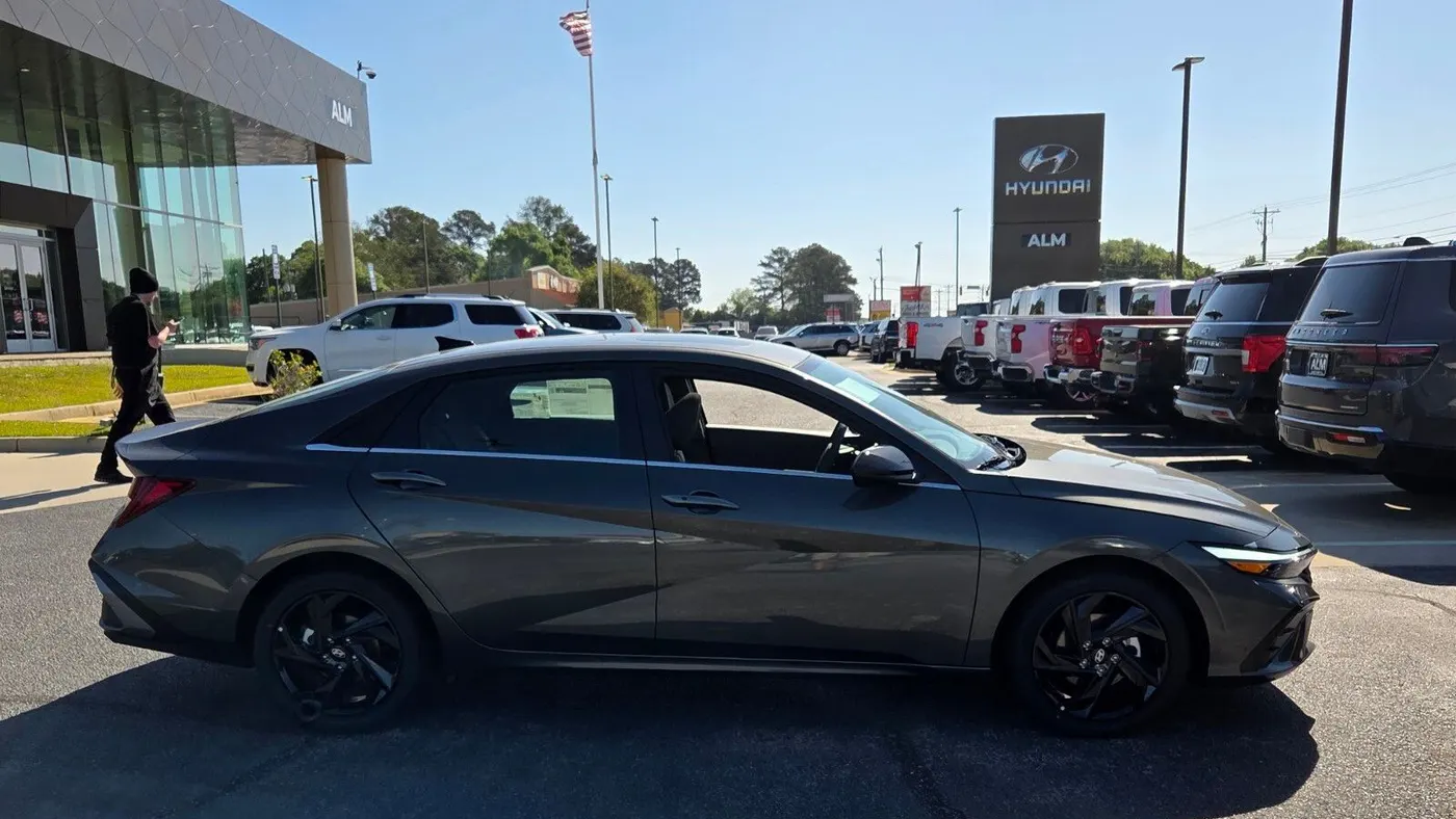 2026 Hyundai ELANTRA SEL Sport Premium