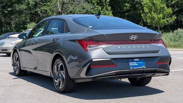 2024 Hyundai ELANTRA SEL