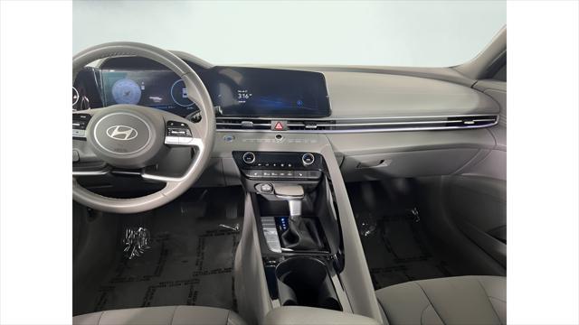 2025 Hyundai Elantra - $19,695