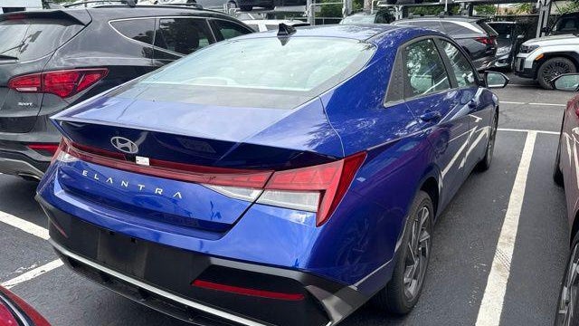 2025 Hyundai ELANTRA SEL Convenience