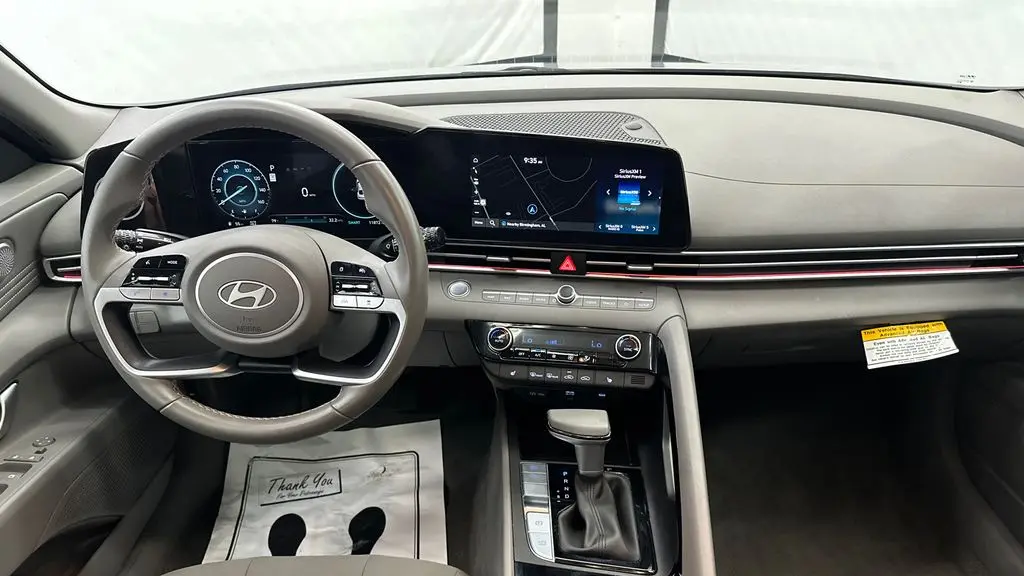 2025 Hyundai ELANTRA SEL Convenience