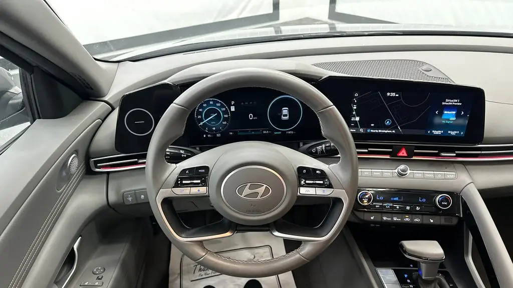 2025 Hyundai ELANTRA SEL Convenience