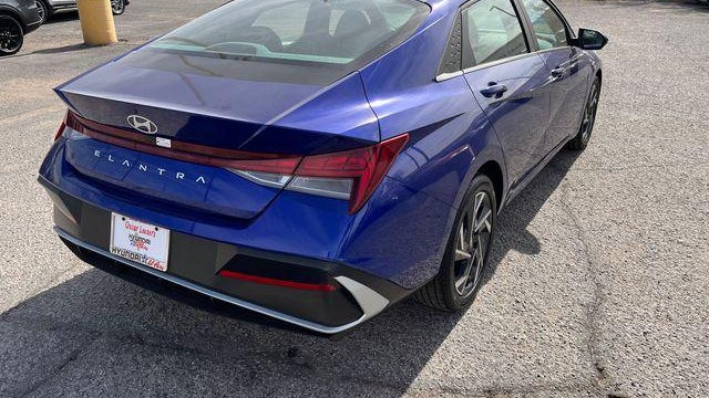 2025 Hyundai ELANTRA SEL Convenience
