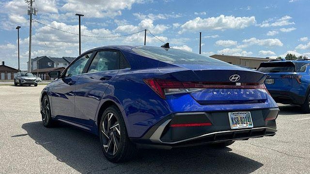 2025 Hyundai ELANTRA SEL Convenience
