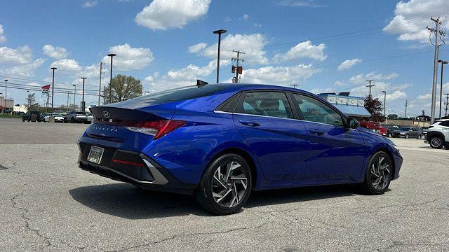 2025 Hyundai ELANTRA SEL Convenience