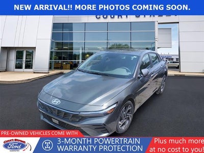 2025 Hyundai Elantra SEL Convenience 4DR Sedan