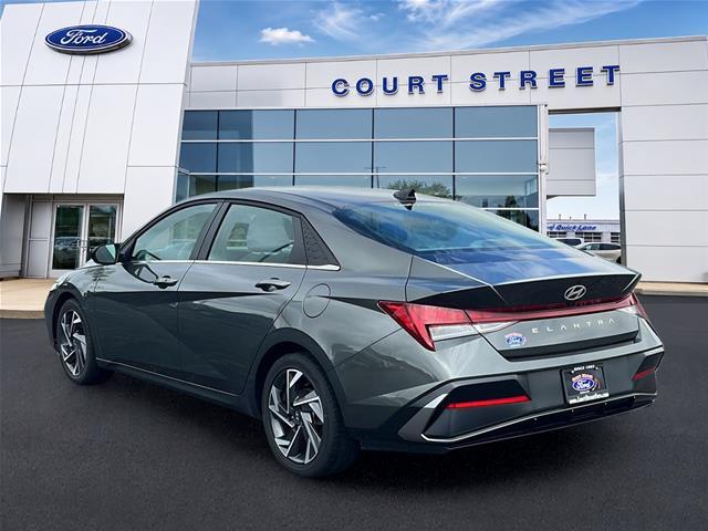 2025 Hyundai Elantra - $21,112