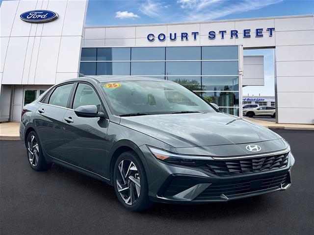 2025 Hyundai Elantra - $21,017